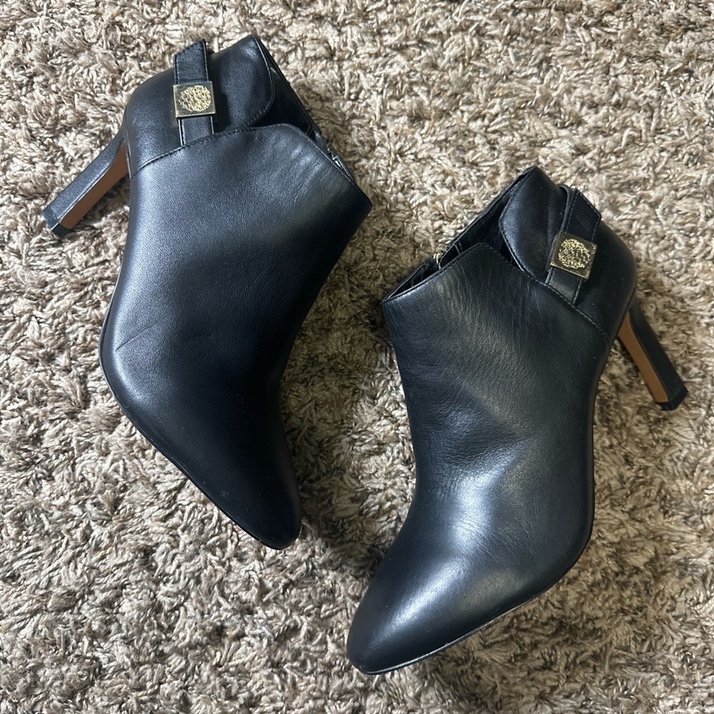 Vince Camuto Women's Black Leather Pointed-Toe Ankle Booties Size 9 1/2M / 41